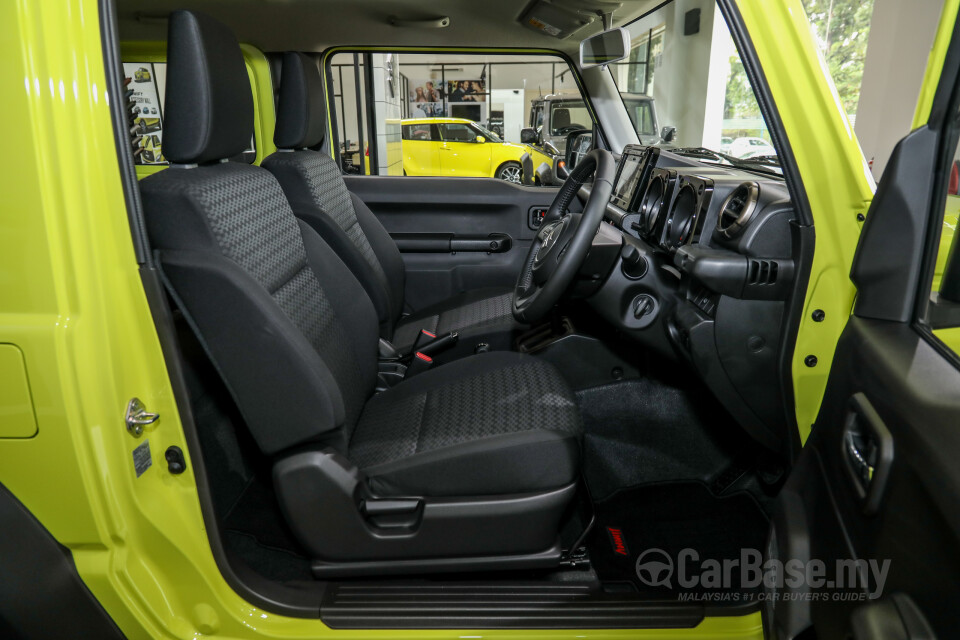 Suzuki Jimny JB74 (2021) Interior