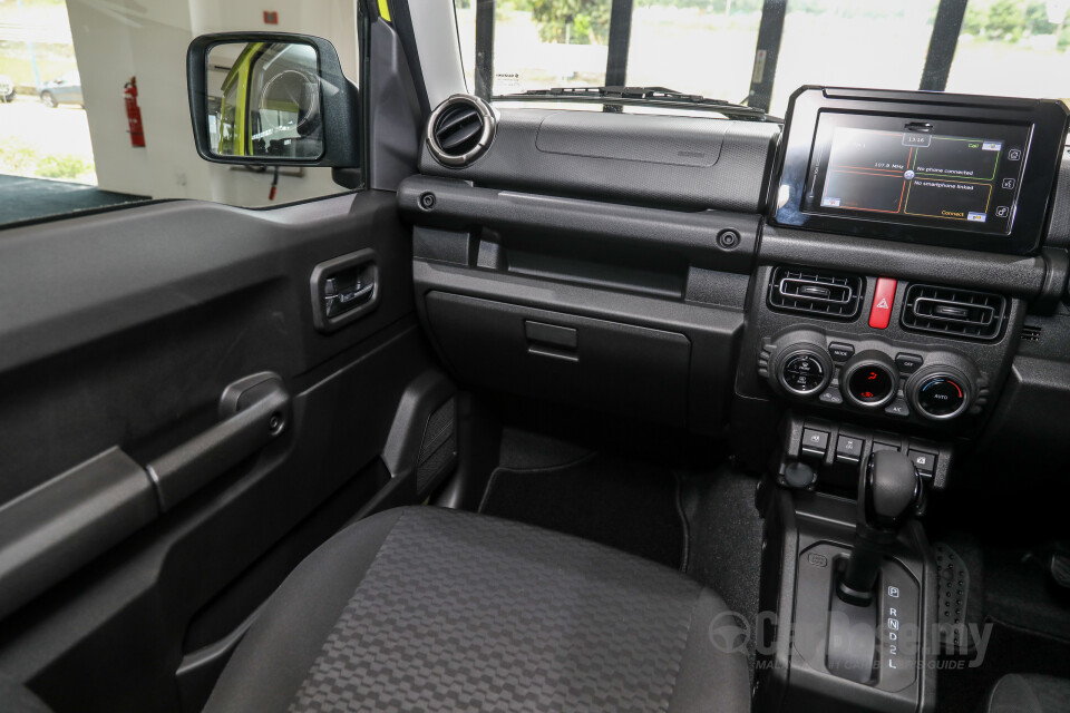 Suzuki Jimny JB74 (2021) Interior