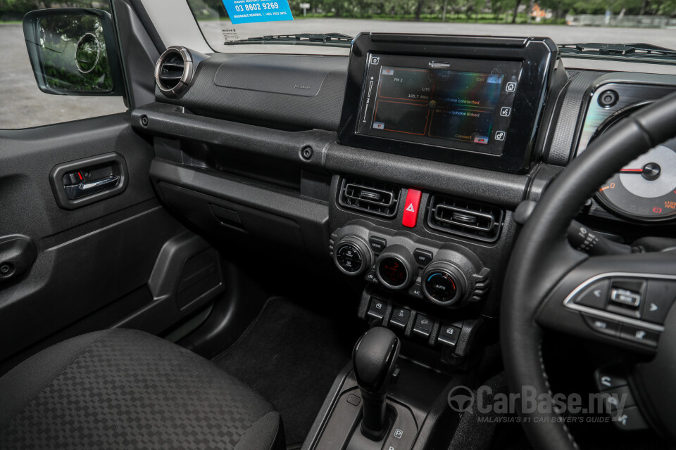 Suzuki Jimny JB74 (2021) Interior