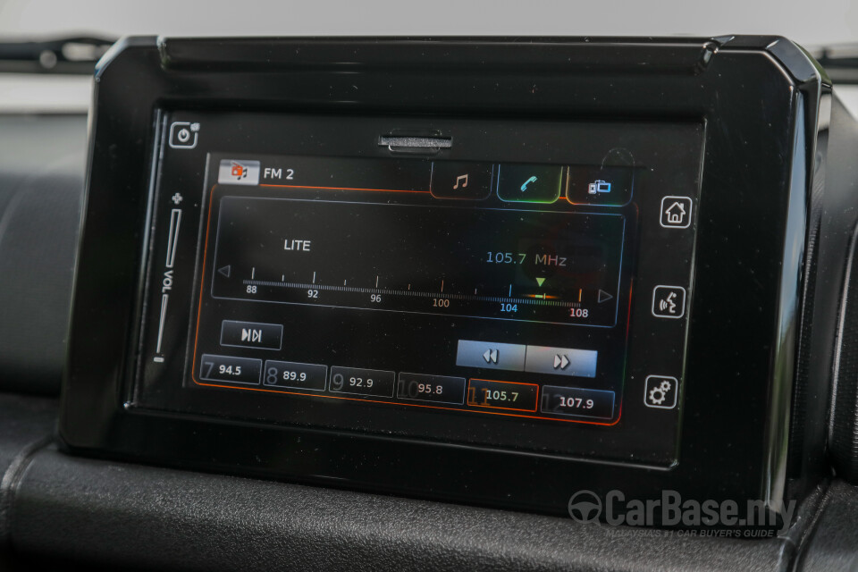 Suzuki Jimny JB74 (2021) Interior