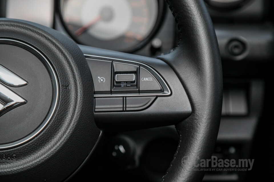 Suzuki Jimny JB74 (2021) Interior