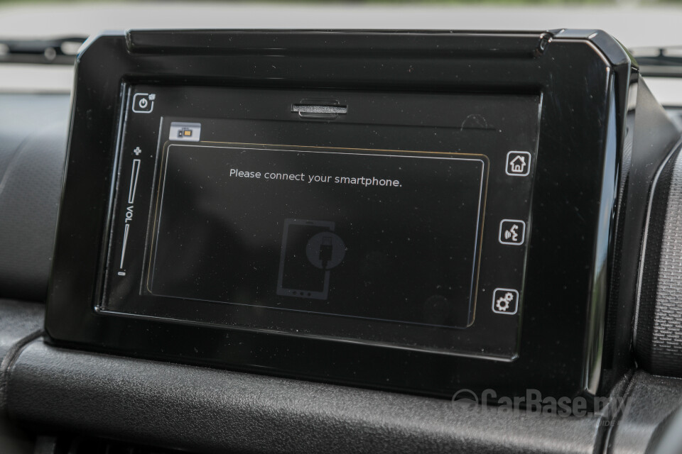 Suzuki Jimny JB74 (2021) Interior