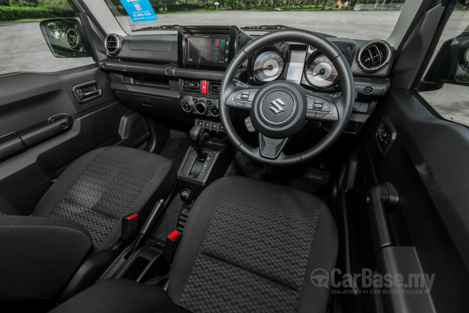 Suzuki Jimny JB74 (2021) Interior