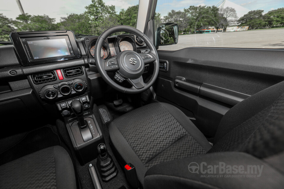 Suzuki Jimny JB74 (2021) Interior