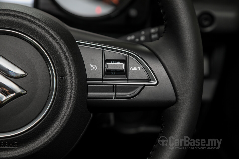 Suzuki Jimny JB74 (2021) Interior