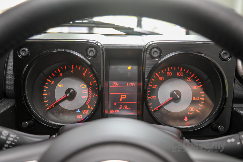 Suzuki Jimny JB74 (2021) Interior
