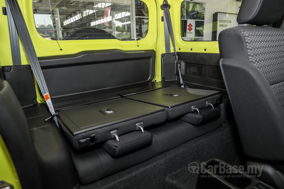 Suzuki Jimny JB74 (2021) Interior