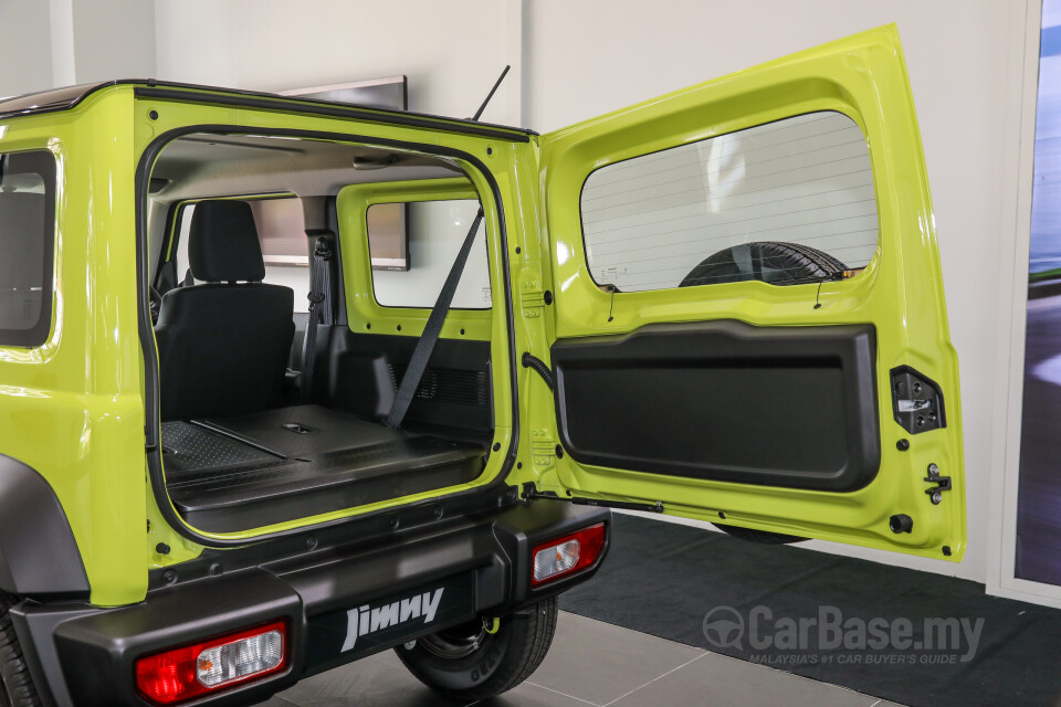 Suzuki Jimny JB74 (2021) Interior