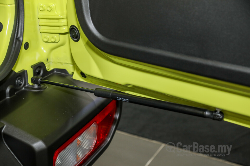 Suzuki Jimny JB74 (2021) Interior
