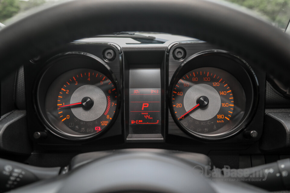 Suzuki Jimny JB74 (2021) Interior