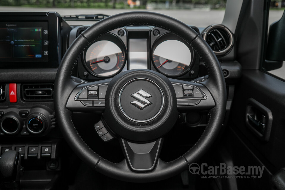 Suzuki Jimny JB74 (2021) Interior