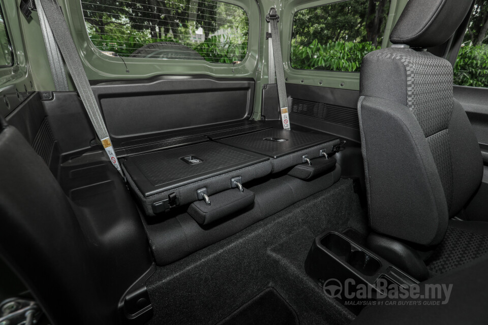 Suzuki Jimny JB74 (2021) Interior