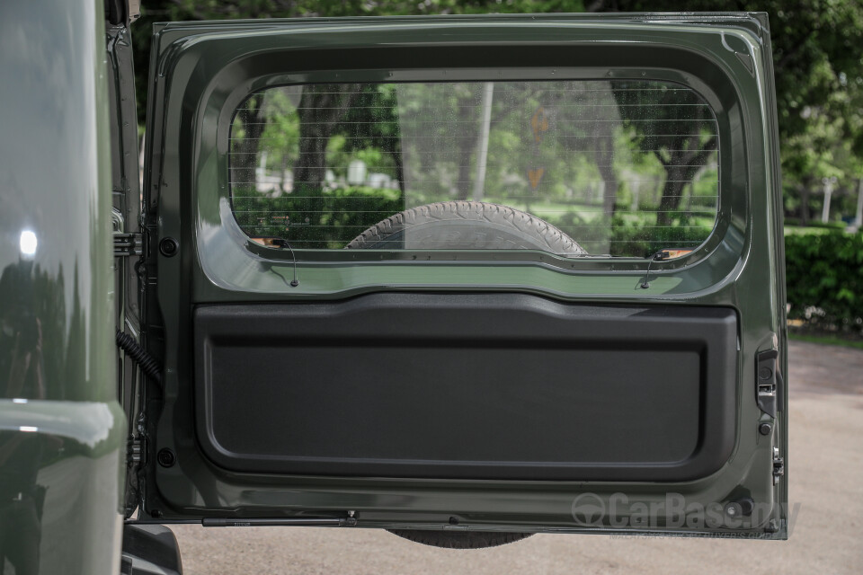 Suzuki Jimny JB74 (2021) Interior
