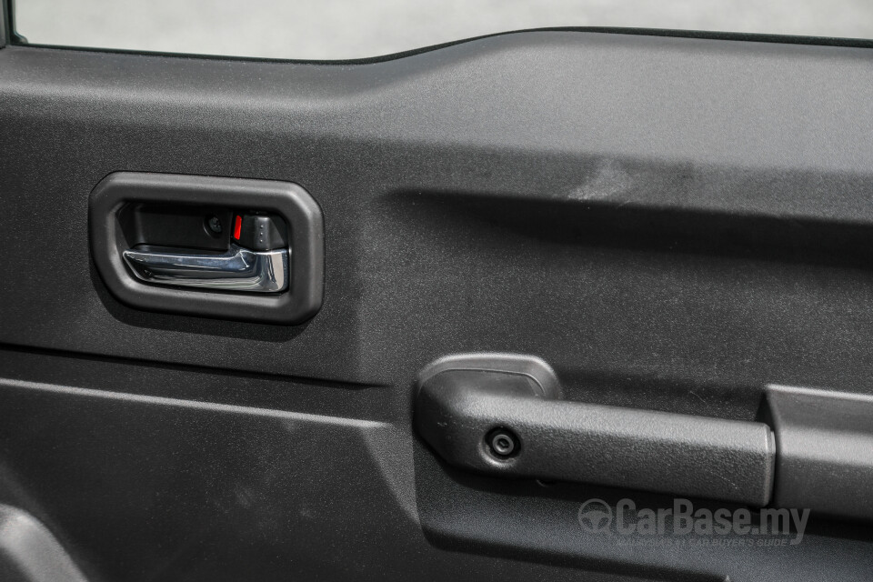 Suzuki Jimny JB74 (2021) Interior