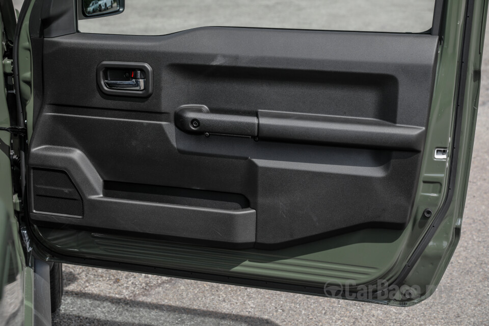 Suzuki Jimny JB74 (2021) Interior