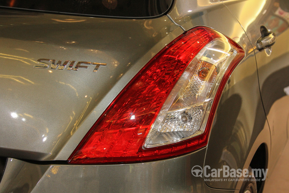 Suzuki Swift Mk3 Facelift (2015) Exterior