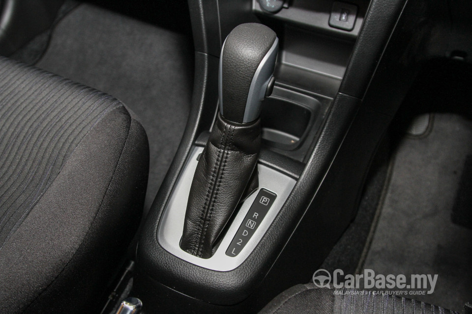 Suzuki Swift Mk3 Facelift (2015) Interior