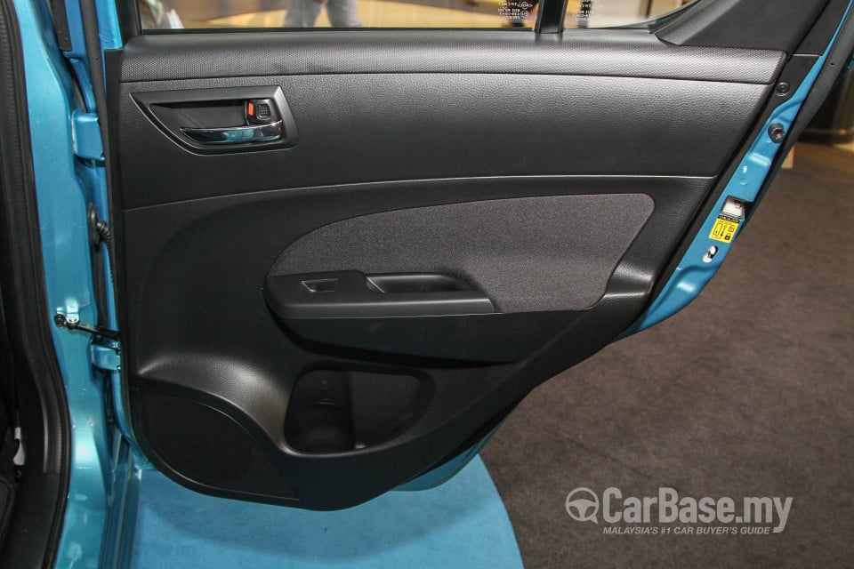 Suzuki Swift Mk3 Facelift (2015) Interior