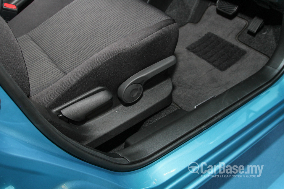 Suzuki Swift Mk3 Facelift (2015) Interior