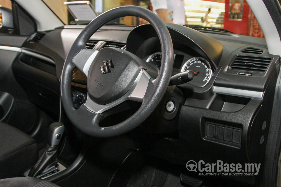Suzuki Swift Mk3 Facelift (2015) Interior