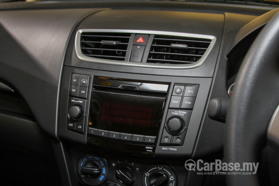 Suzuki Swift Mk3 Facelift (2015) Interior