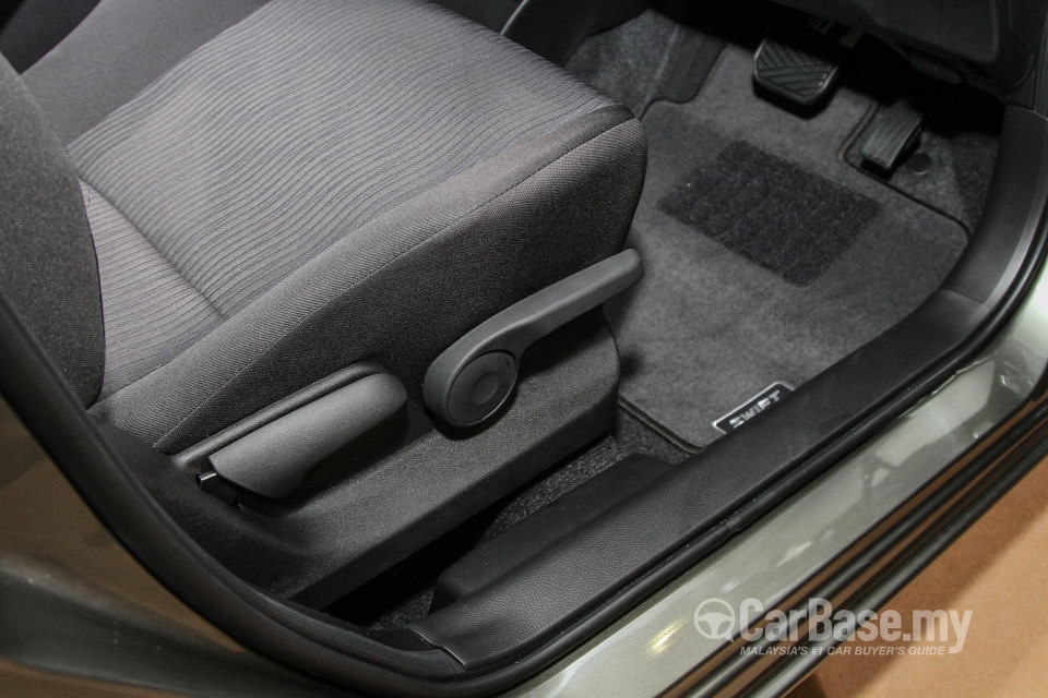 Suzuki Swift Mk3 Facelift (2015) Interior