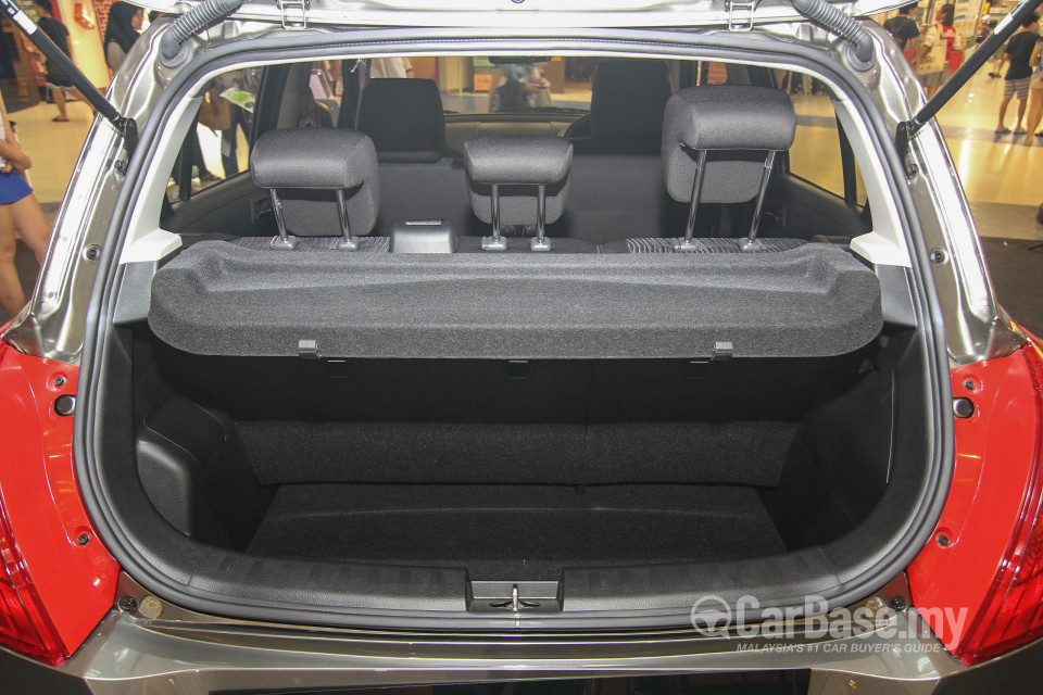 Suzuki Swift Mk3 Facelift (2015) Interior
