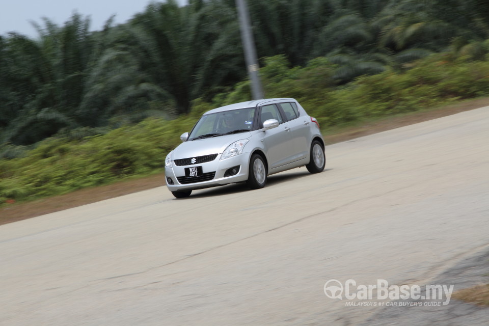 Suzuki Swift Mk3  (2013) Exterior