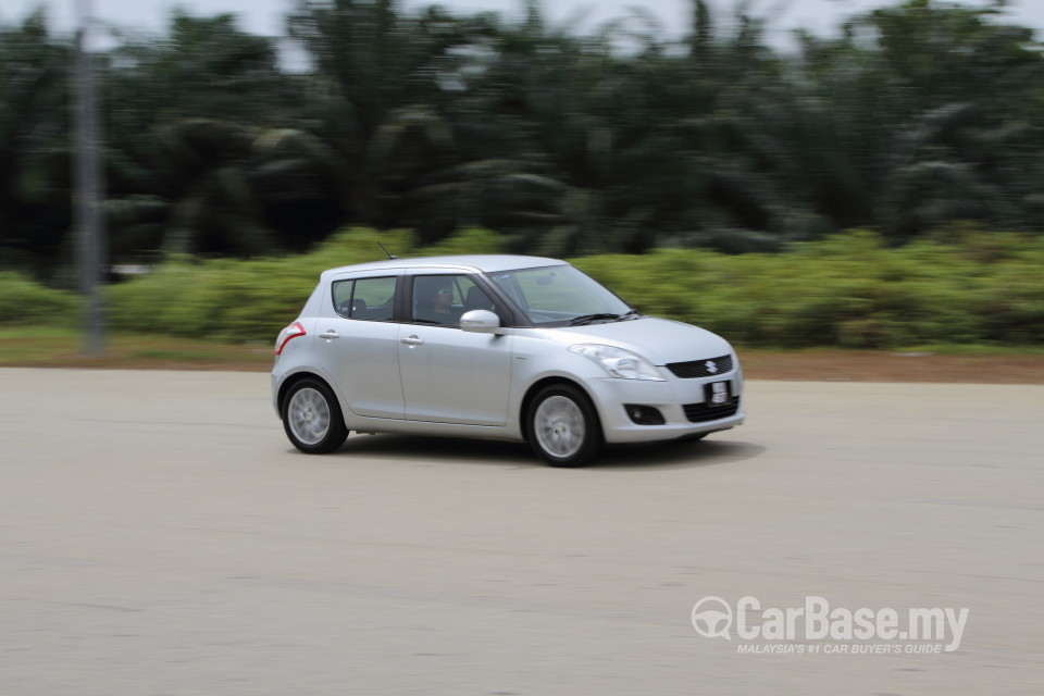Suzuki Swift Mk3  (2013) Exterior