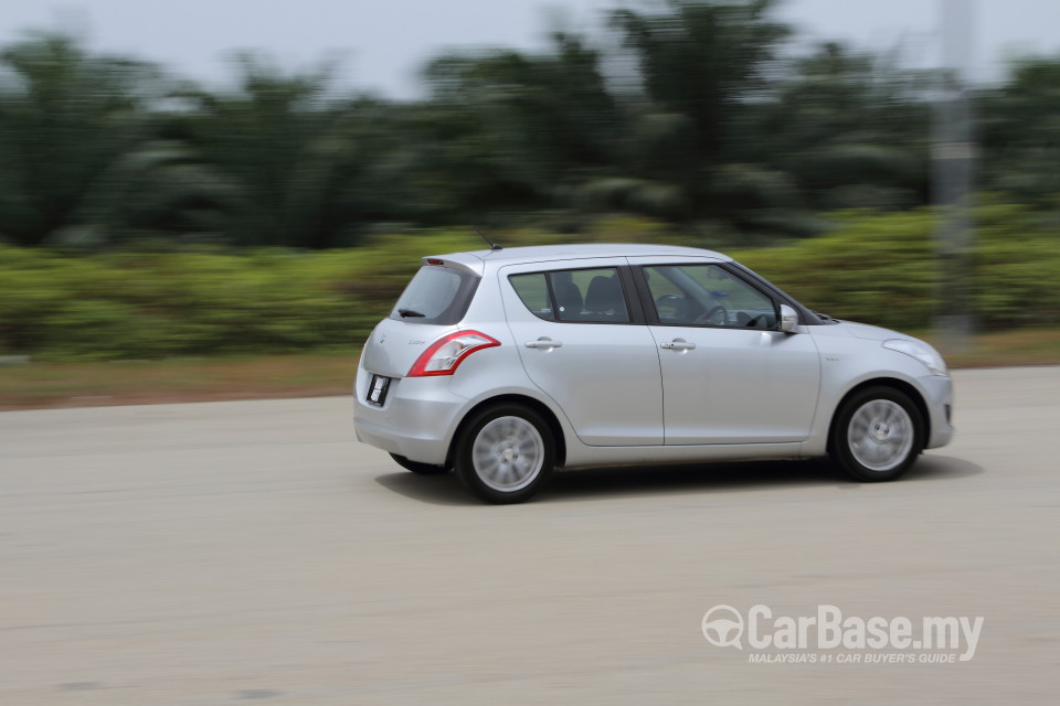Suzuki Swift Mk3  (2013) Exterior