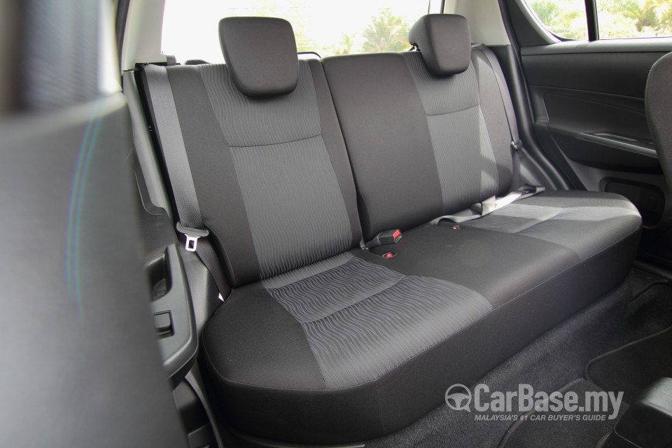 Suzuki Swift Mk3  (2013) Interior
