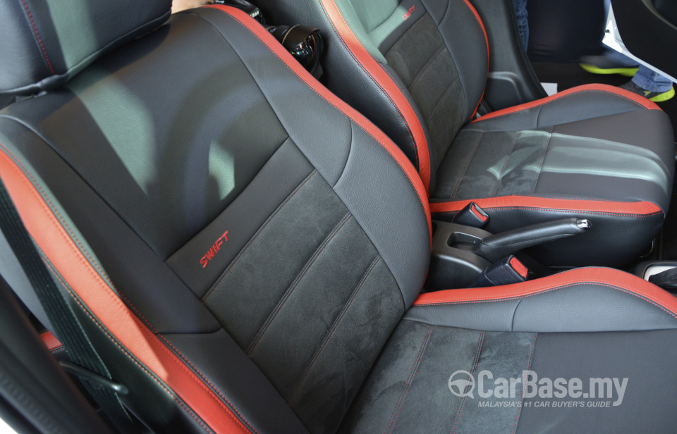 Suzuki Swift Mk3  (2013) Interior