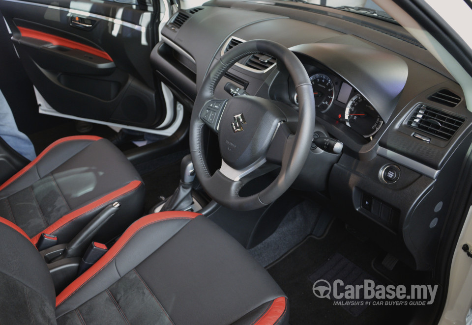 Suzuki Swift Mk3  (2013) Interior