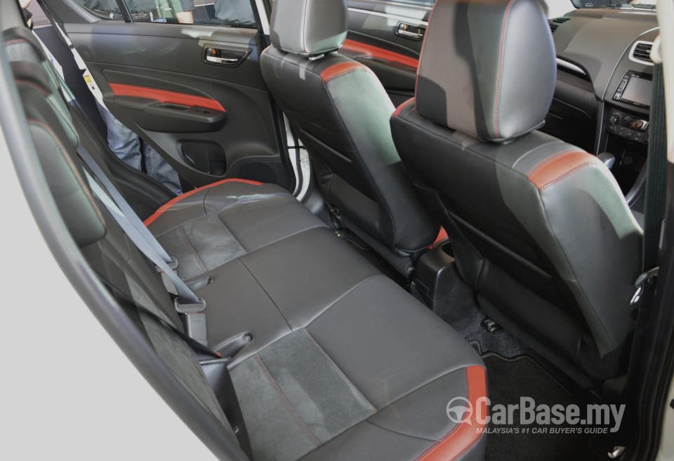 Suzuki Swift Mk3  (2013) Interior