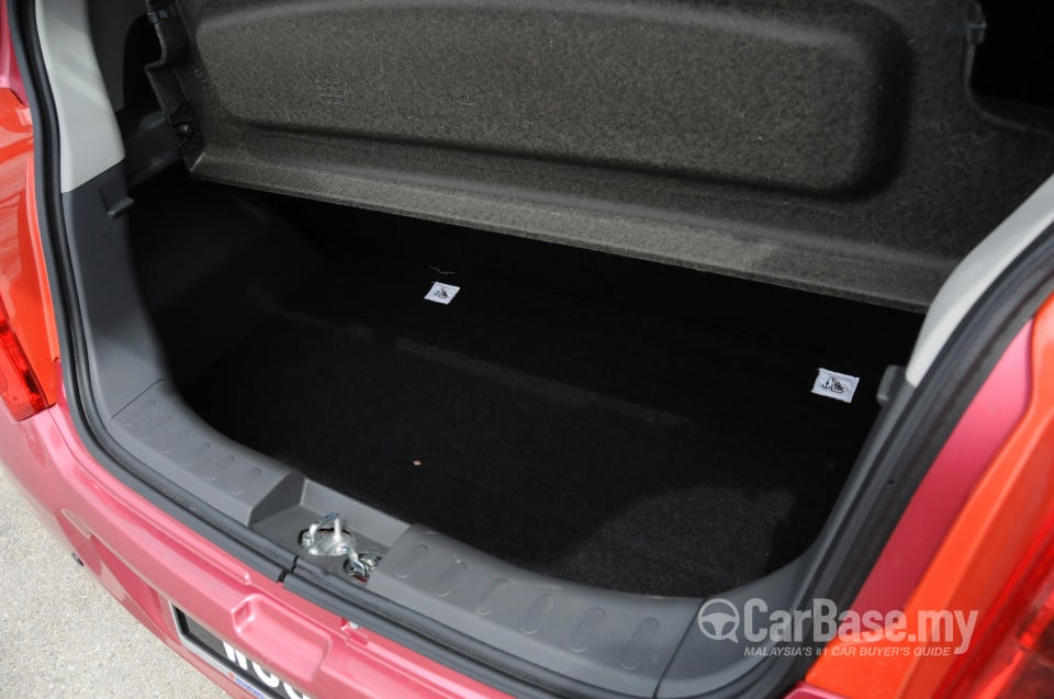 Suzuki Alto Mk7 (2010) Interior