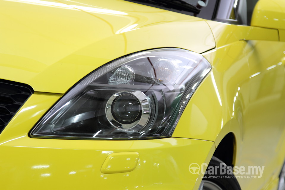 Suzuki Swift Sport ZC32S (2013) Exterior