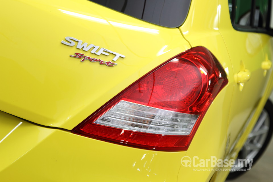Suzuki Swift Sport ZC32S (2013) Exterior