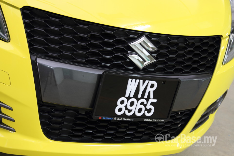 Suzuki Swift Sport ZC32S (2013) Exterior