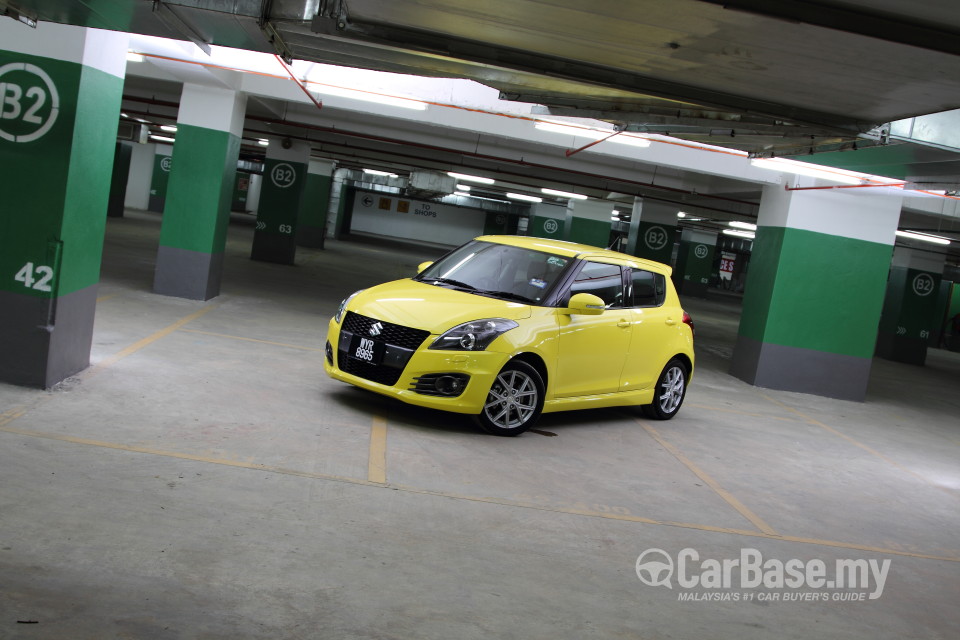 Suzuki Swift Sport ZC32S (2013) Exterior