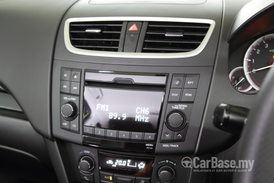 Suzuki Swift Sport ZC32S (2013) Interior