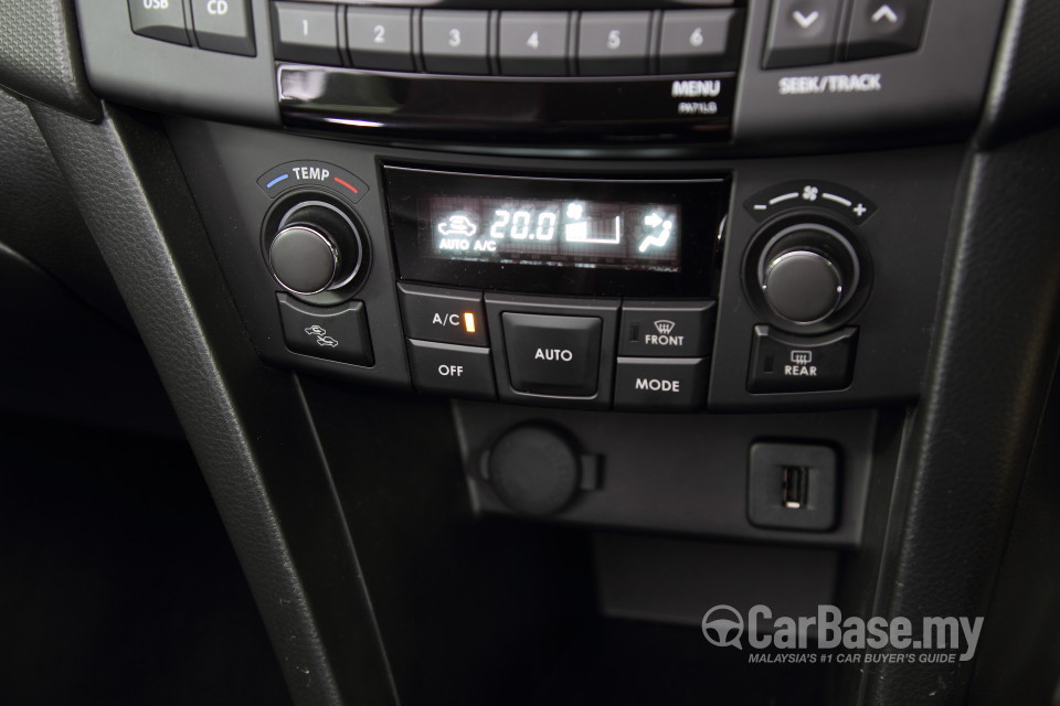Suzuki Swift Sport ZC32S (2013) Interior