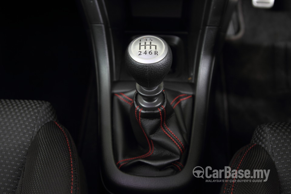 Suzuki Swift Sport ZC32S (2013) Interior