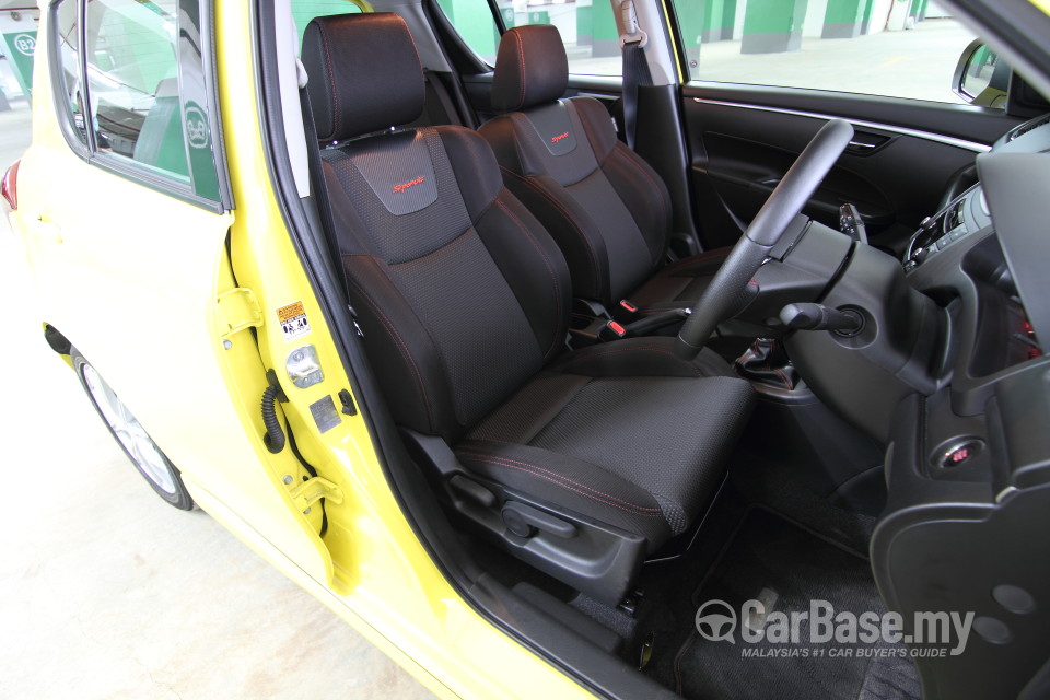 Suzuki Swift Sport ZC32S (2013) Interior