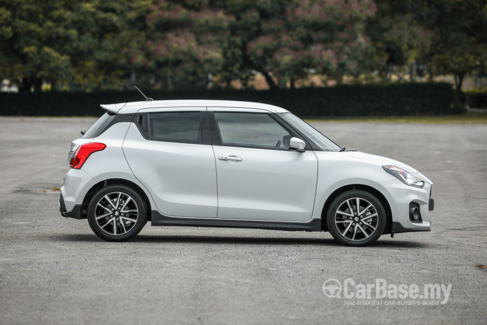 Suzuki Swift Sport ZC33S (2021) Exterior