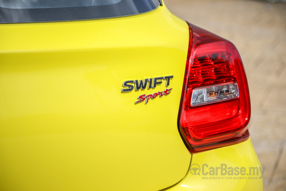 Suzuki Swift Sport ZC33S (2021) Exterior