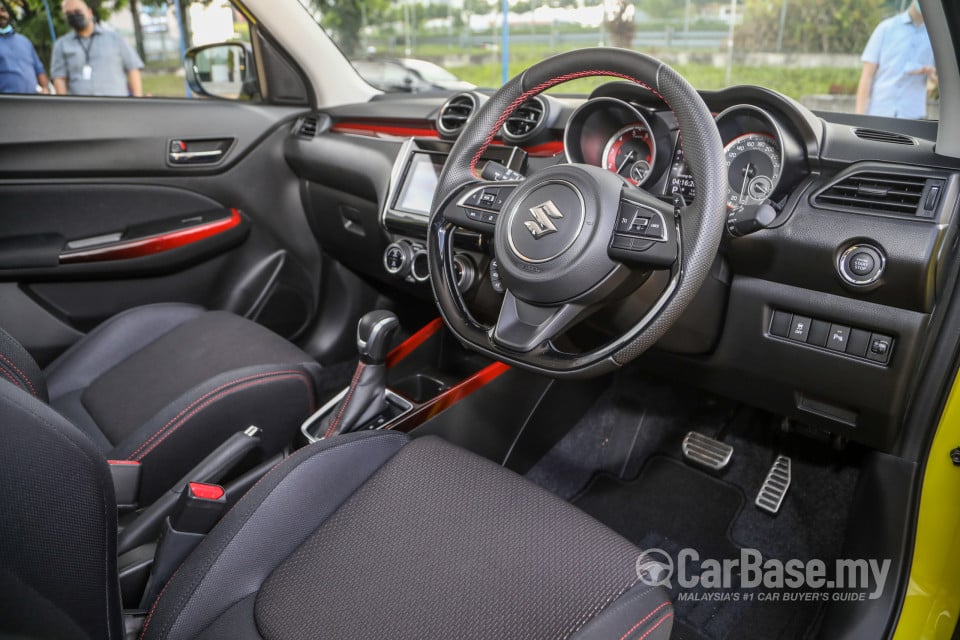 Suzuki Swift Sport ZC33S (2021) Interior