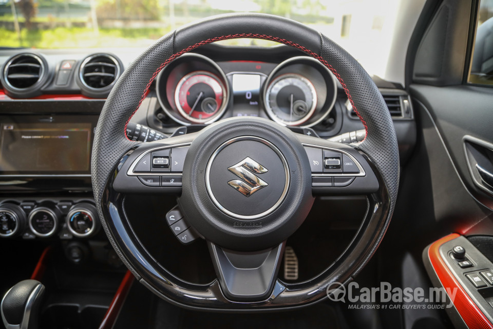 Suzuki Swift Sport ZC33S (2021) Interior