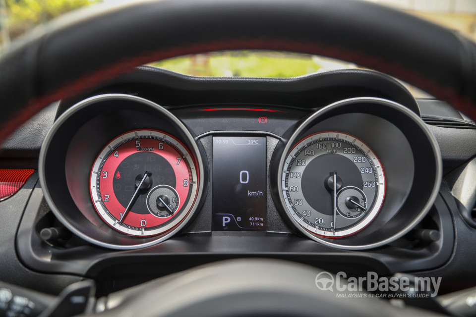 Suzuki Swift Sport ZC33S (2021) Interior