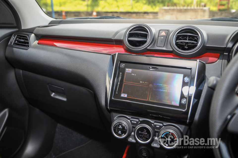 Suzuki Swift Sport ZC33S (2021) Interior