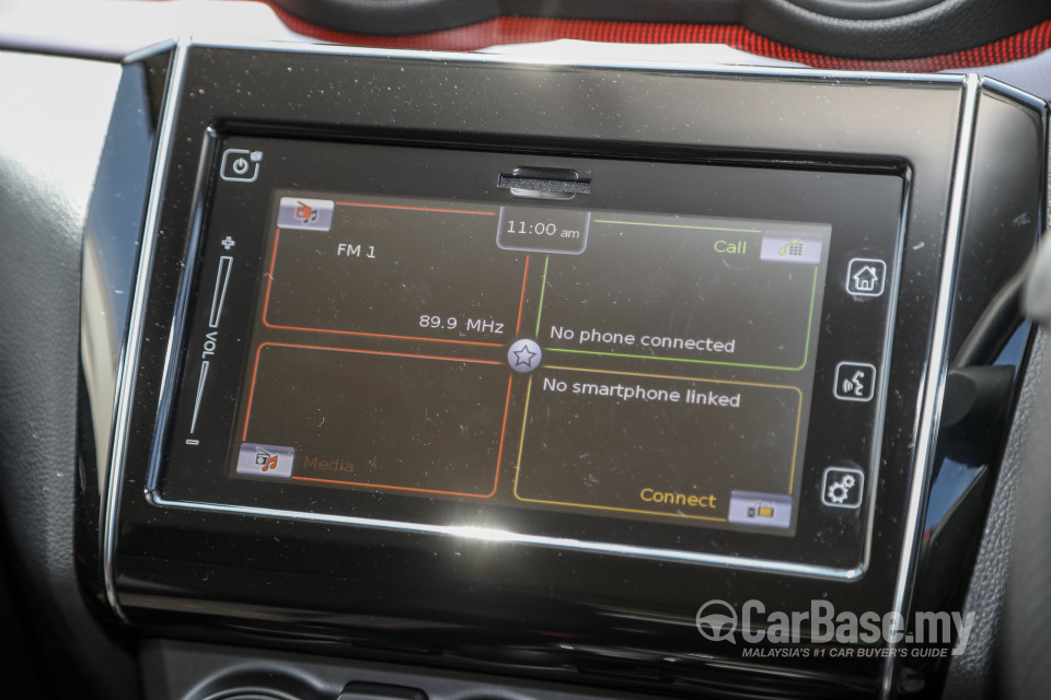 Suzuki Swift Sport ZC33S (2021) Interior